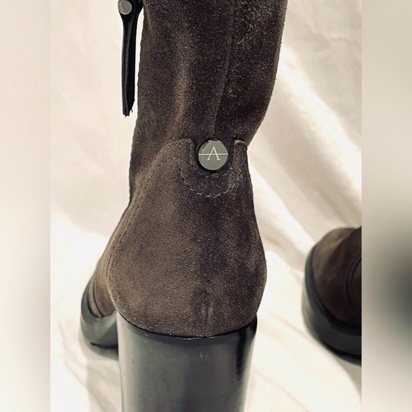 Aquatalia “Ilenia” Dark Grey Heeled Boots with Side Zipper. Metallic Accents. - Picture 3 of 13